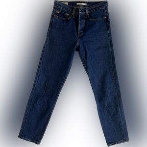 NWOT Levi Wedgie Blue jean denim